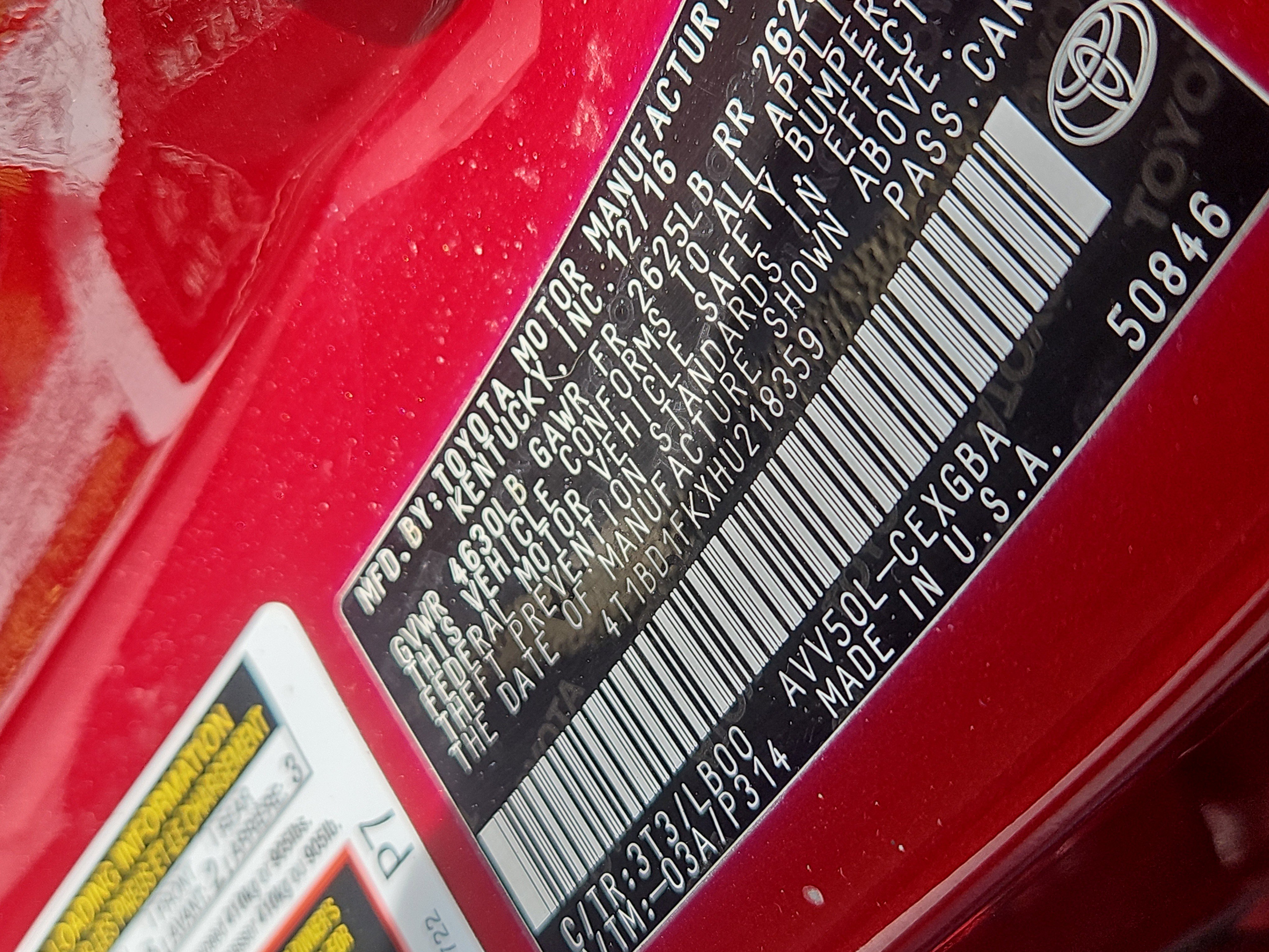 Used 2017 Toyota Camry XLE w/ Moonroof Package FWD image 8