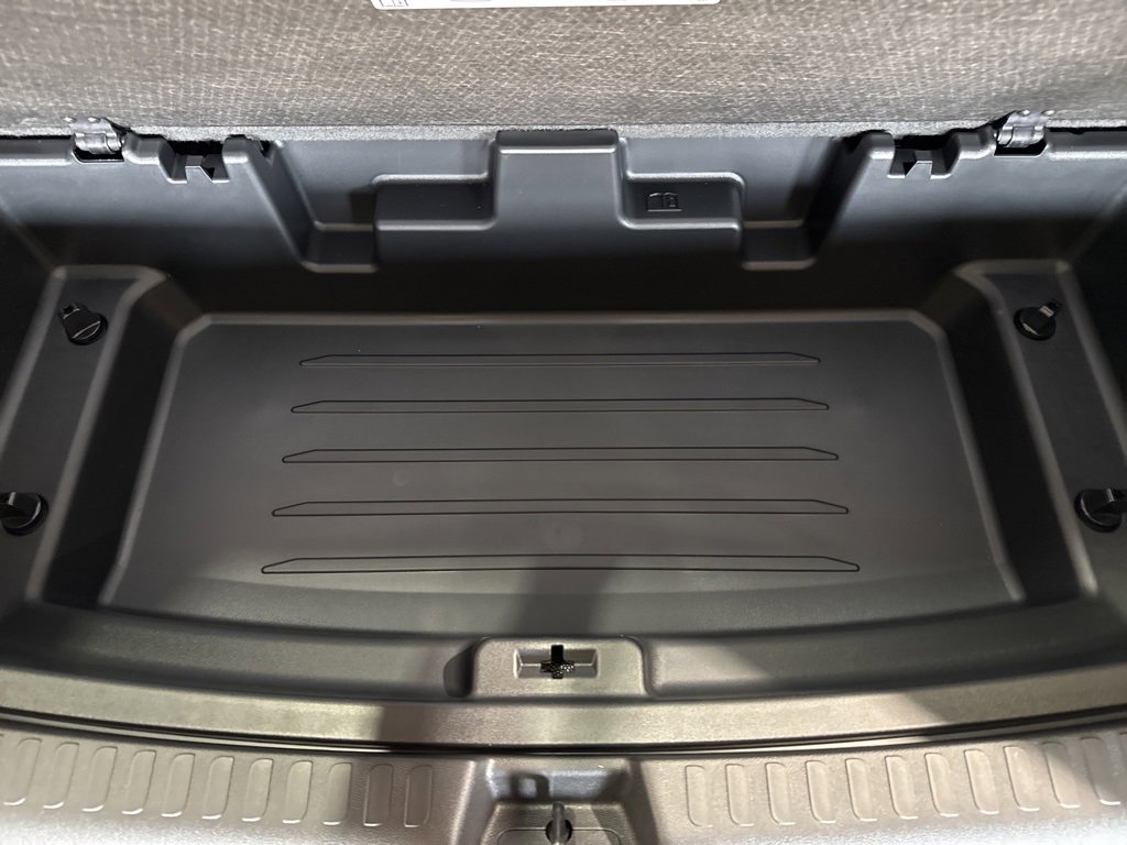 New 2026 Chevrolet Traverse LT w/ Driver Confidence Package image 13
