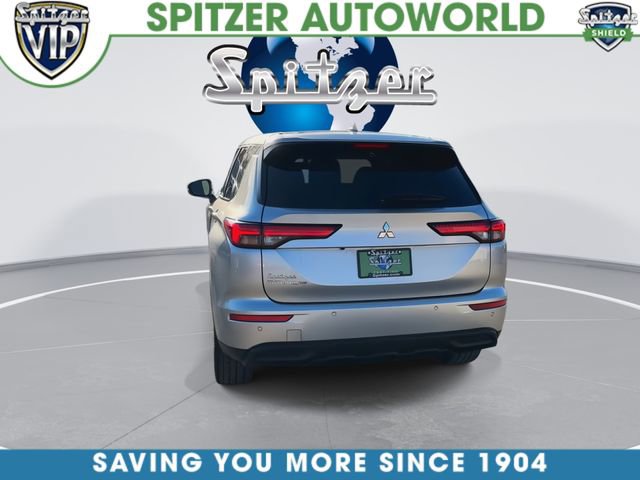 Used 2023 Mitsubishi Outlander SE image 8