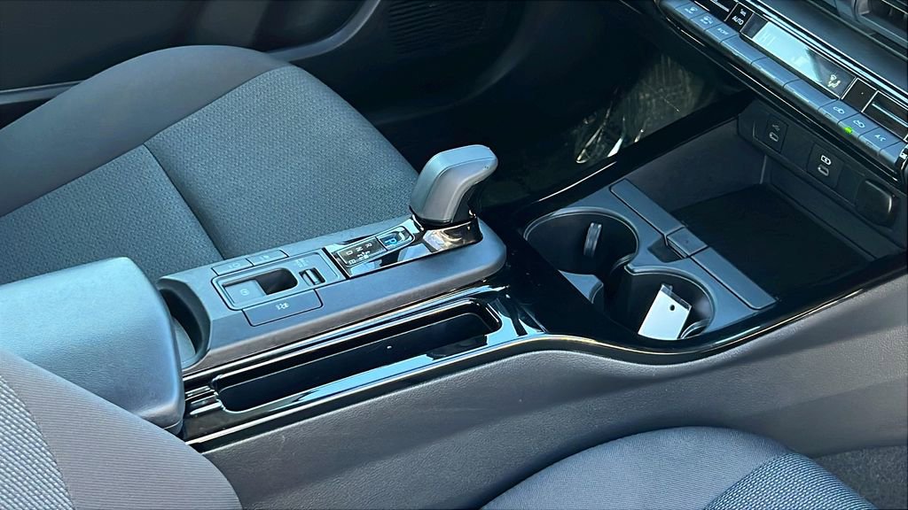 Used 2024 Toyota Prius LE image 12