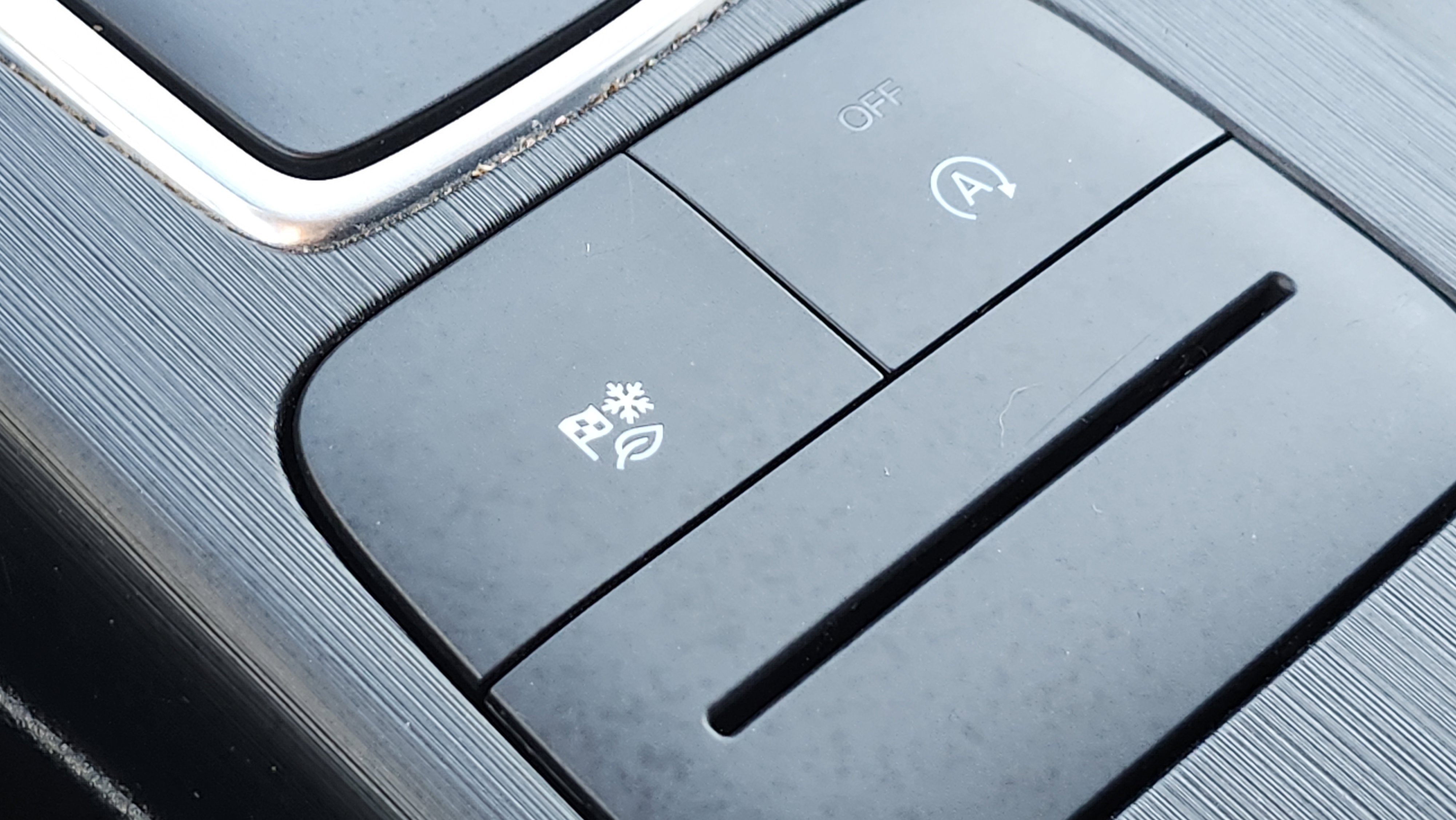 Used 2022 Ford Escape SE image 29