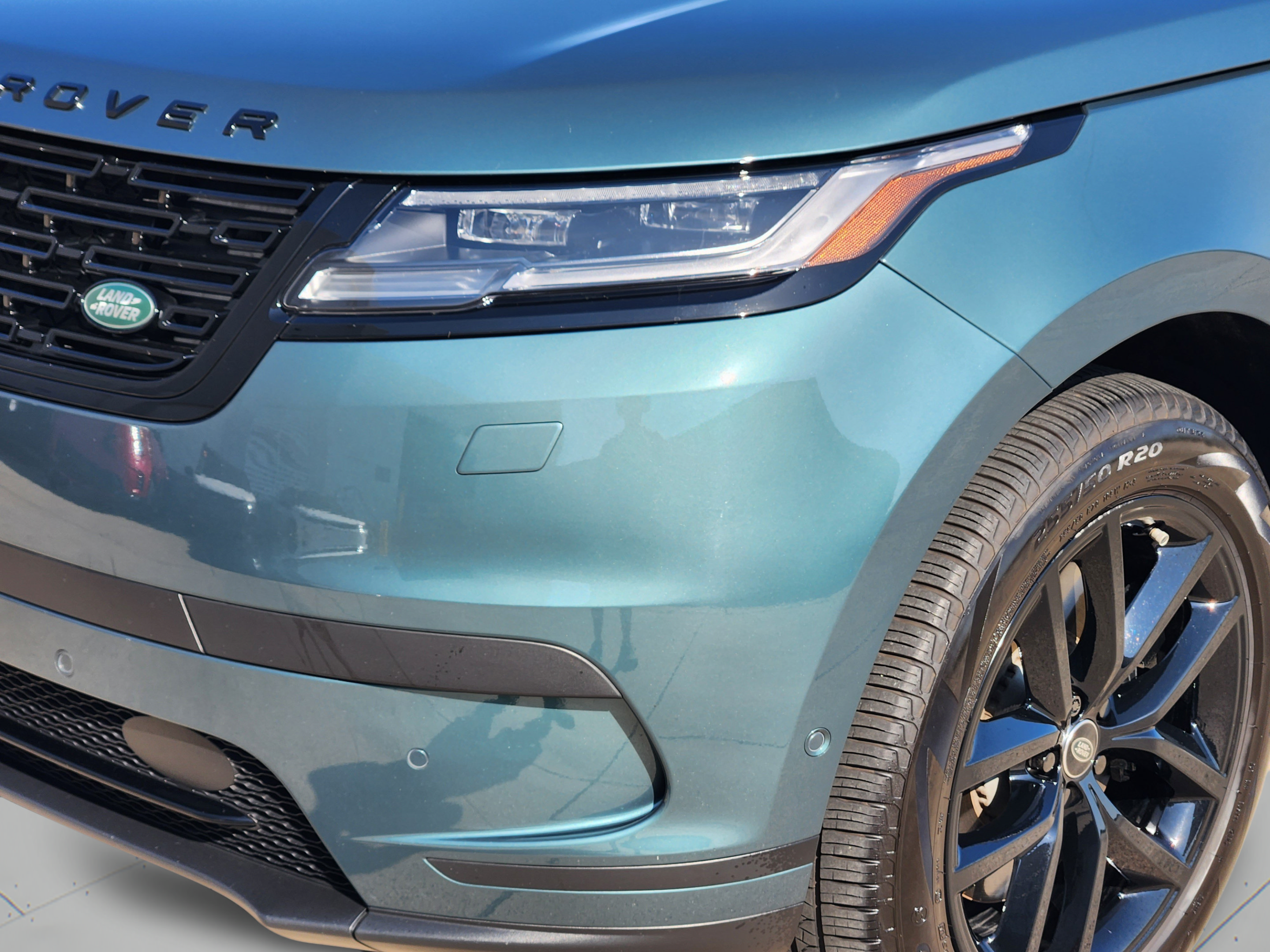Certified 2026 Land Rover Range Rover Velar S AWD/4WD image 31