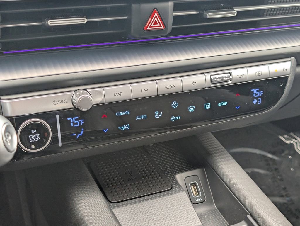 Used 2024 Hyundai Ioniq 6 Limited AWD/4WD image 28