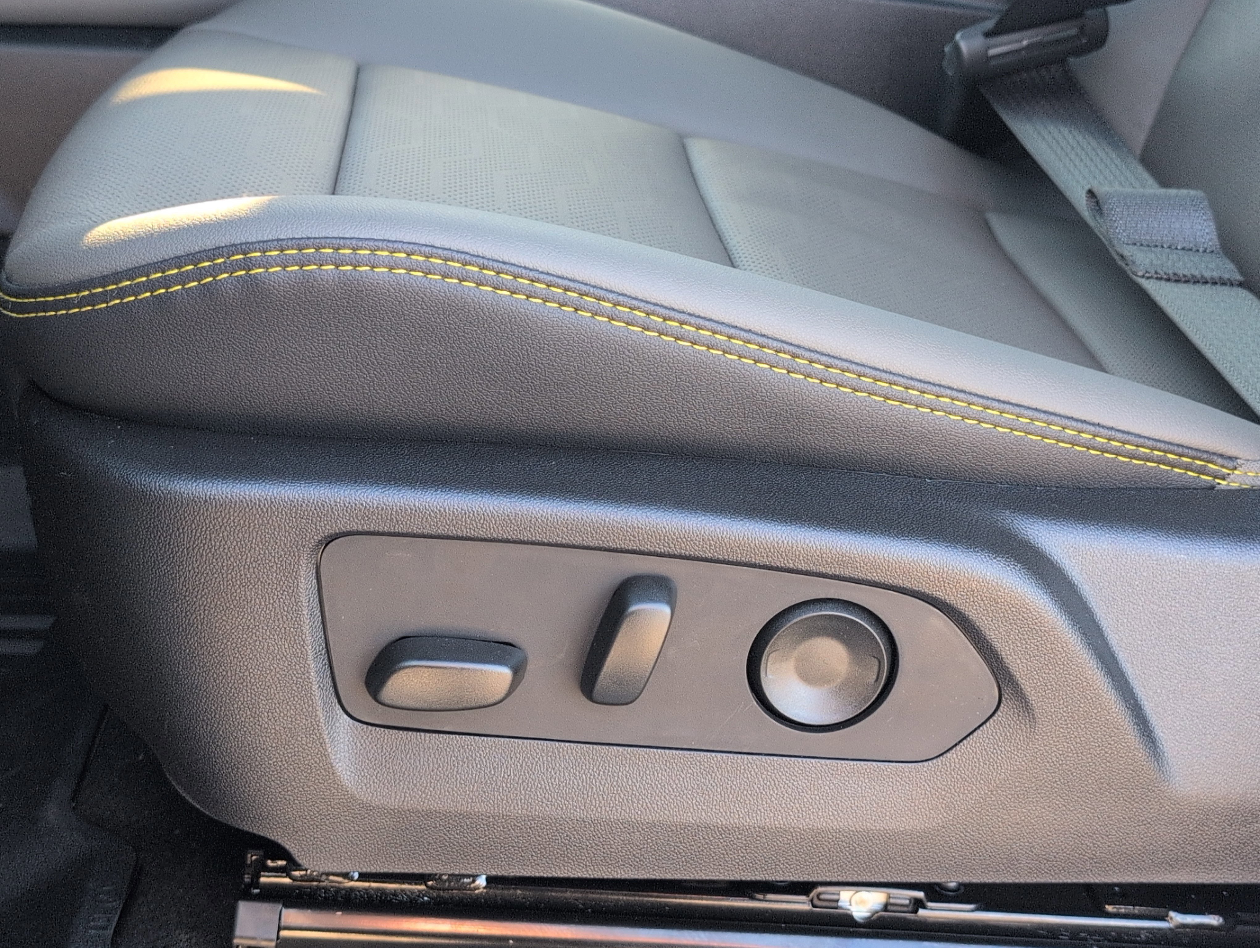 New 2026 Chevrolet Colorado ZR2 image 15