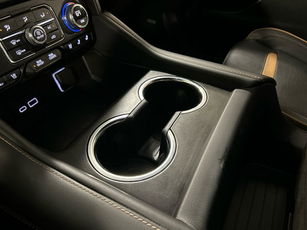 Used 2021 GMC Yukon AT4 w/ Technology Package image 19