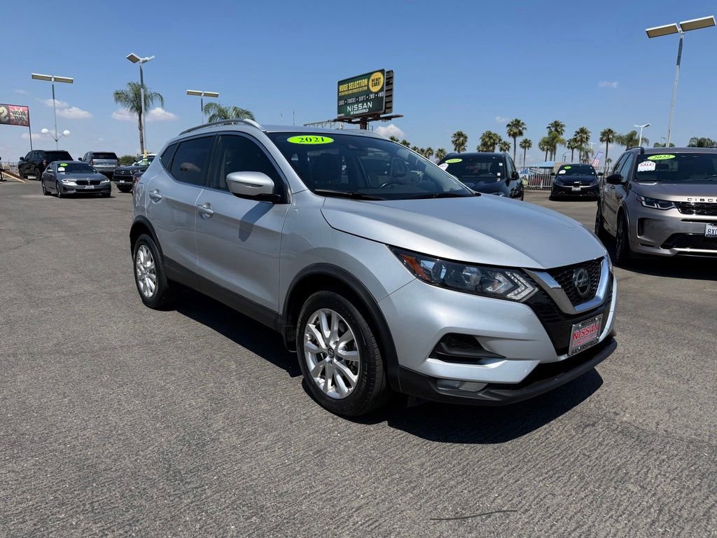 Used 2021 Nissan Rogue Sport SV FWD image 1