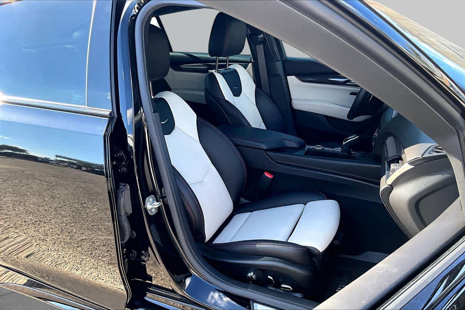 Used 2025 Cadillac CT5 Sport w/ Technology Package RWD image 9