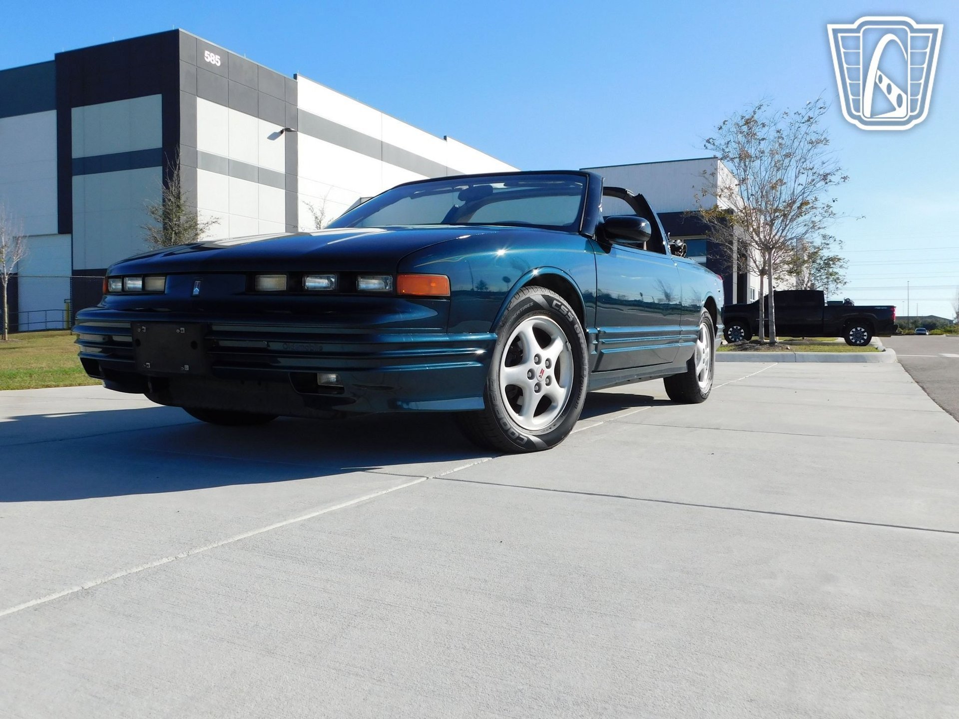 Used 1995 Oldsmobile Cutlass Supreme Convertible image 24