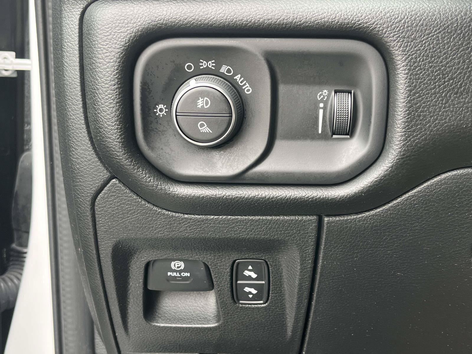 Used 2023 RAM 1500 Big Horn AWD/4WD image 43