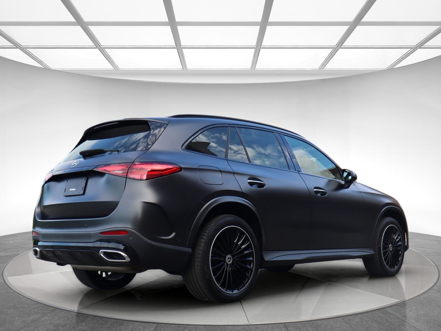 Used 2024 Mercedes-Benz GLC 300 w/ AMG Line image 6