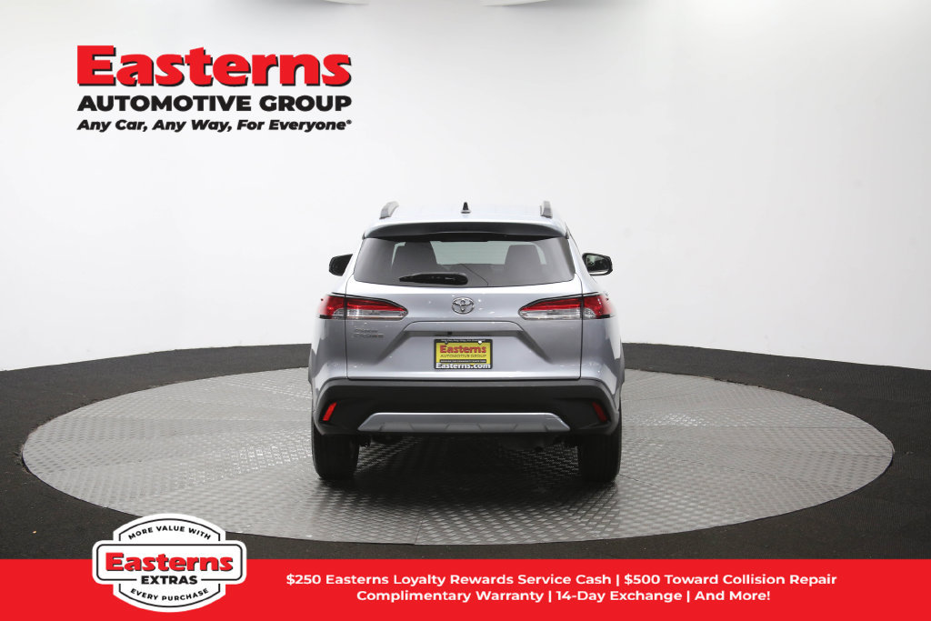 Used 2025 Toyota Corolla Cross LE FWD image 38