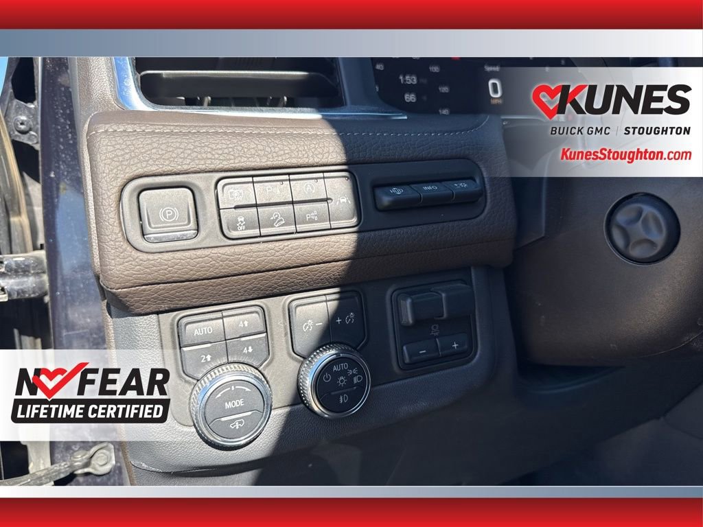 Used 2024 GMC Yukon Denali w/ Denali Reserve Package image 21