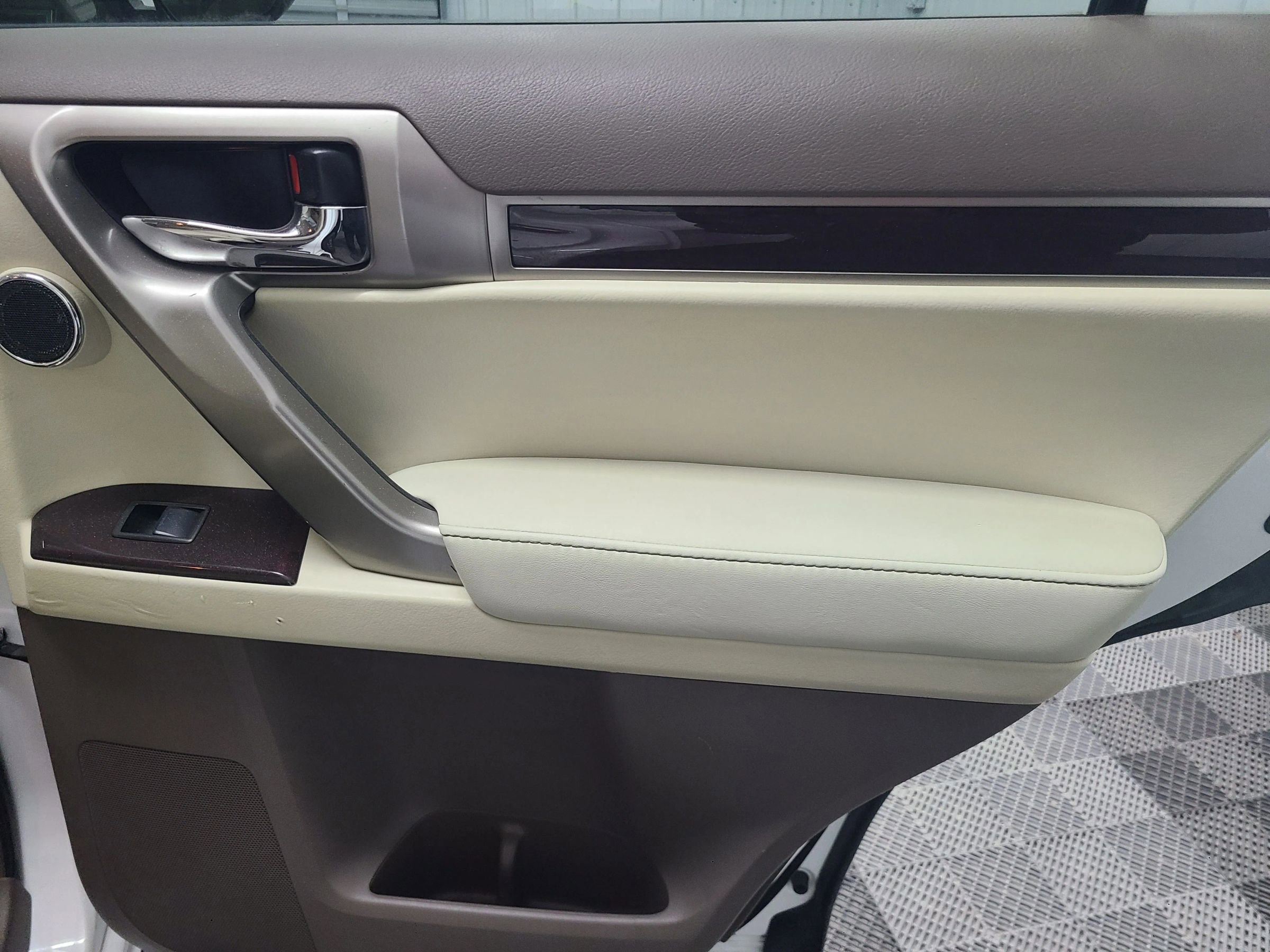 Used 2014 Lexus GX 460 Luxury image 40