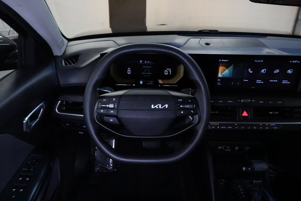 Used 2025 Kia K4 FWD image 17