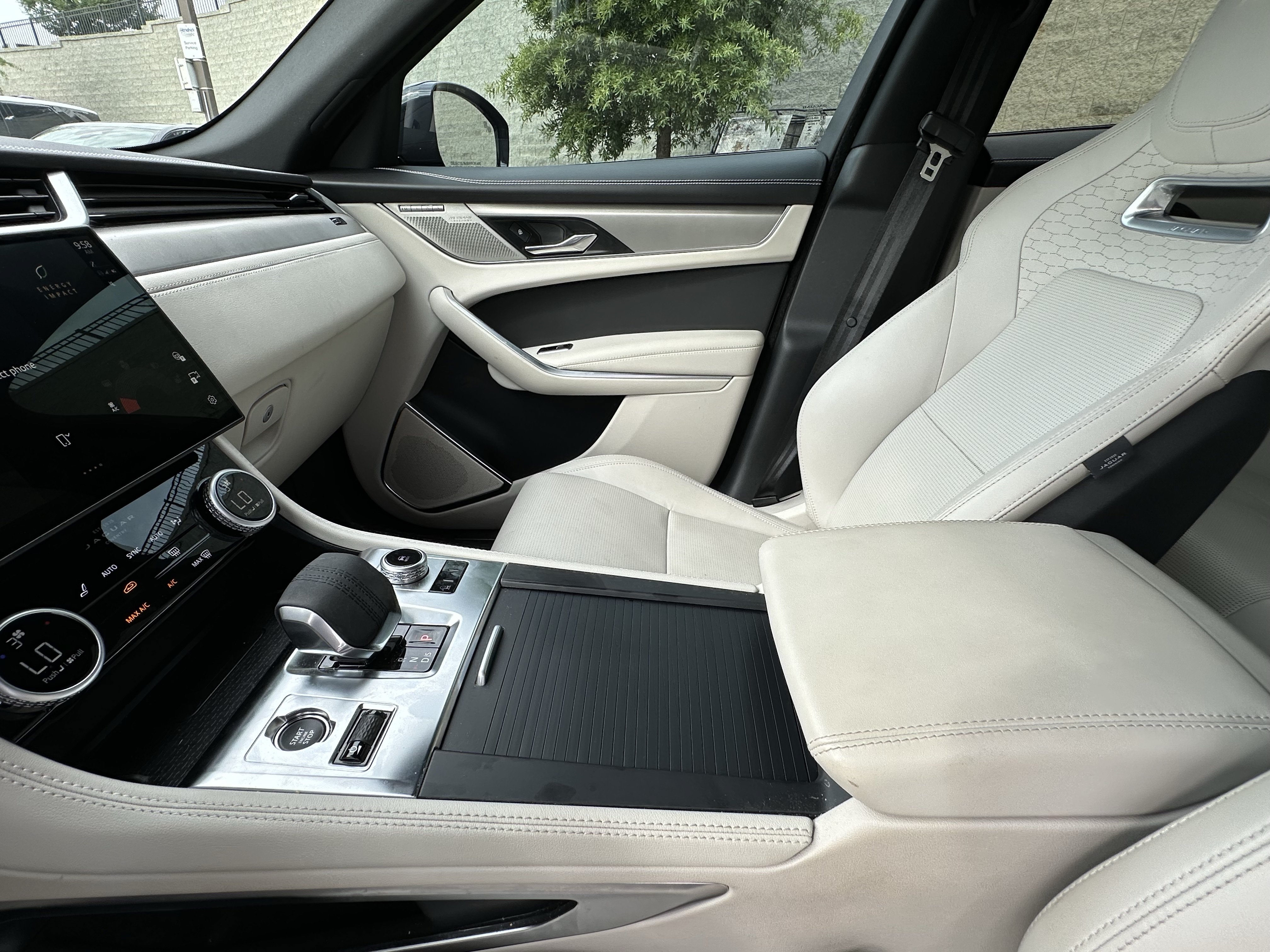 Used 2026 Jaguar F-PACE R-Dynamic S AWD/4WD image 25