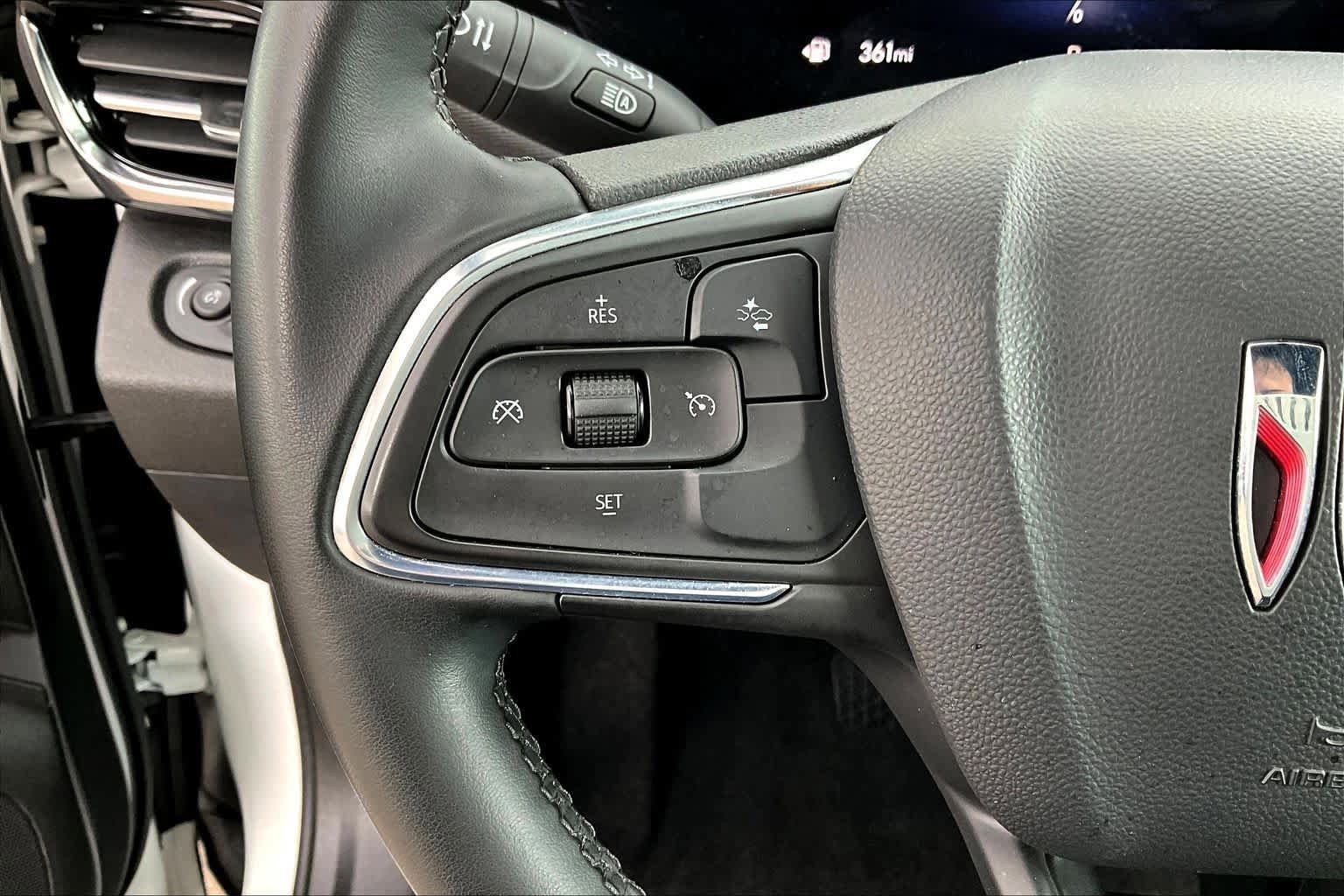 Used 2024 Buick Envista Sport Touring w/ Convenience II Package FWD image 23