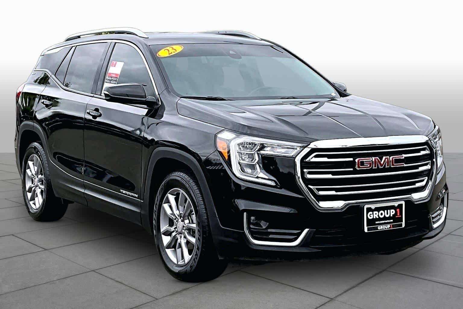 Used 2023 GMC Terrain SLT FWD image 2