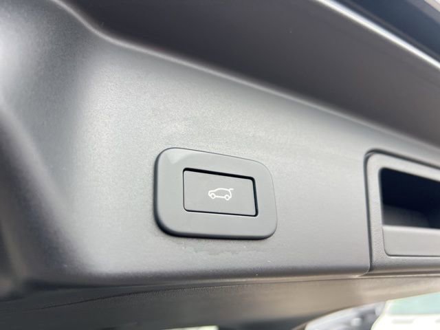 Used 2024 Land Rover Range Rover Evoque S image 23