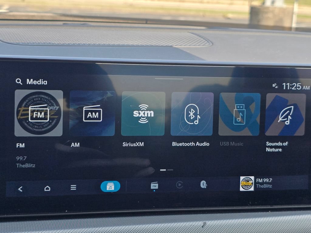 Used 2025 Hyundai Sonata SE FWD image 4