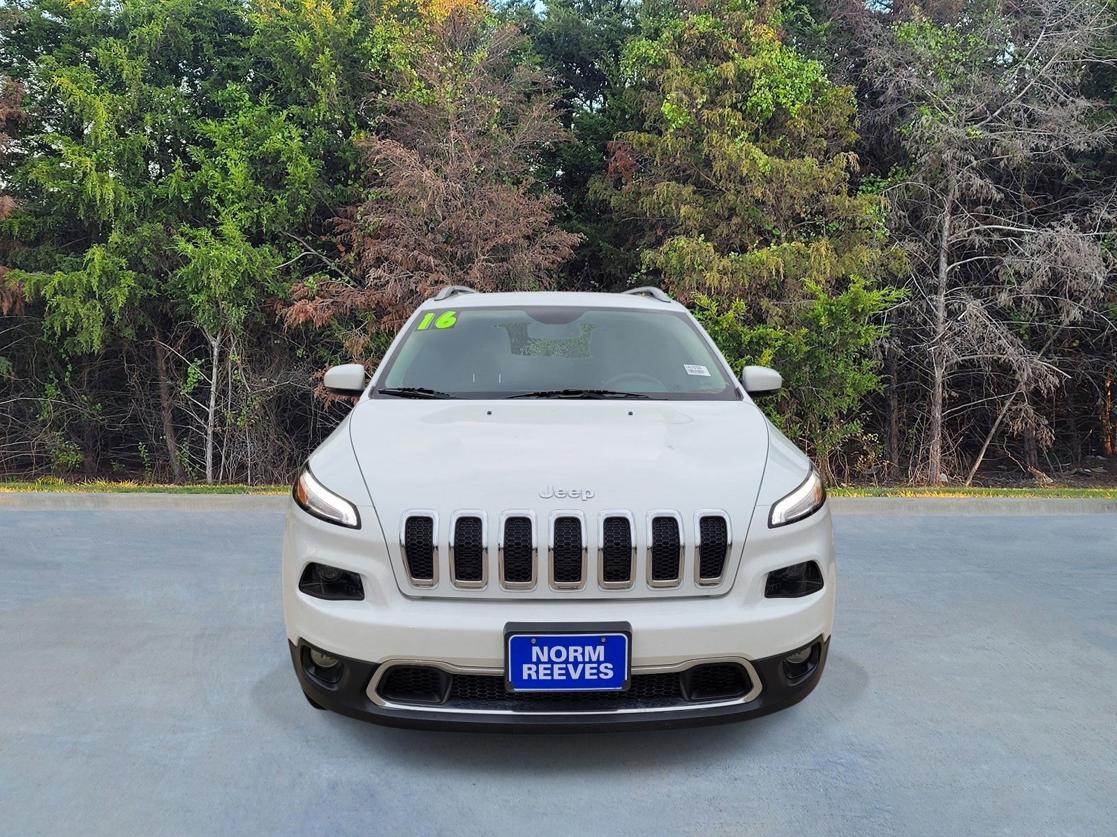 Used 2016 Jeep Cherokee Limited image 2