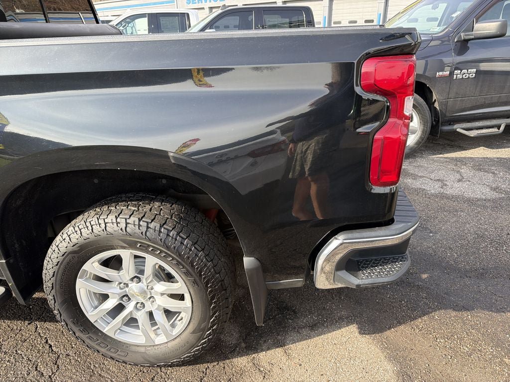 Used 2019 Chevrolet Silverado 1500 LTZ w/ LTZ Plus Package AWD/4WD image 5
