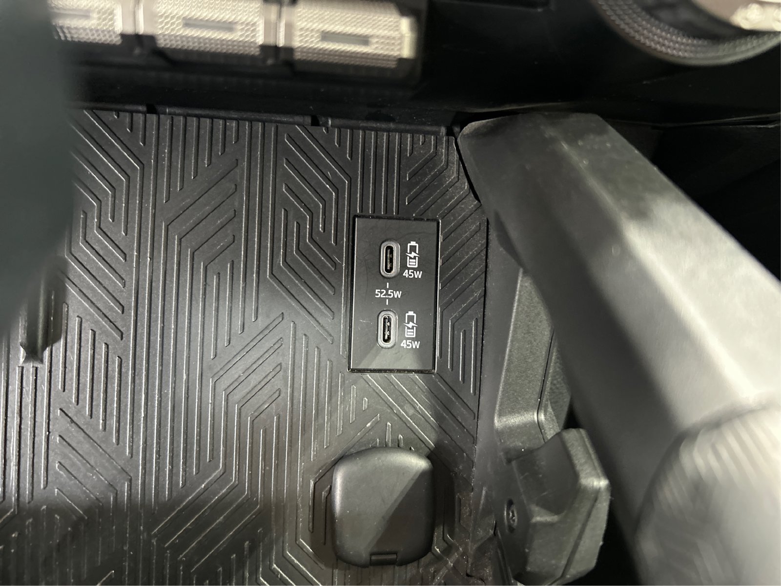 Used 2024 Toyota Tacoma SR5 AWD/4WD image 31