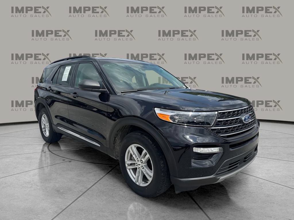 Used 2023 Ford Explorer XLT w/ Equipment Group 202A AWD/4WD image 7