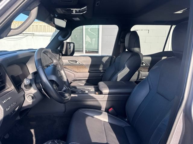 Used 2024 Lexus GX 550 w/ Accessory Package (31) AWD/4WD image 12