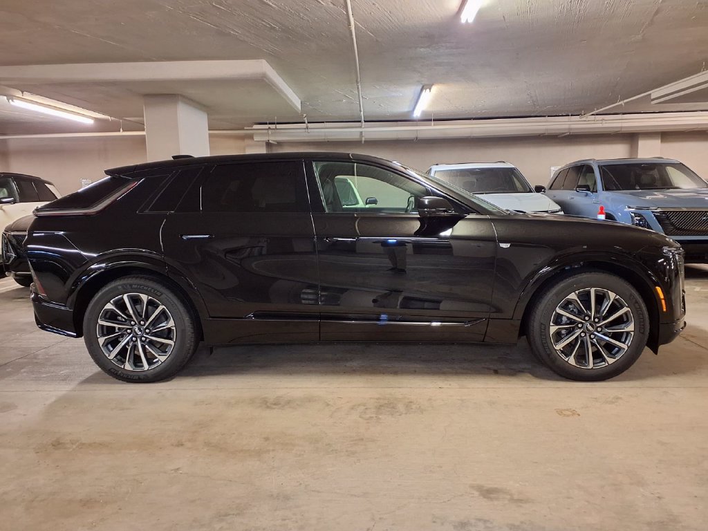 New 2027 Cadillac Lyriq Sport AWD/4WD image 4