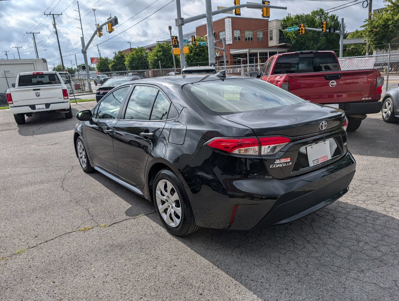 Used 2022 Toyota Corolla LE FWD image 8
