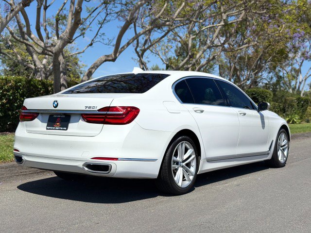 Used 2018 BMW 750i RWD image 7