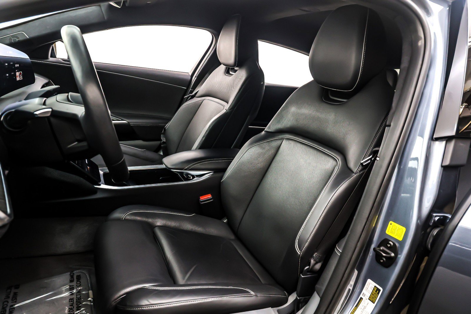 Used 2024 Lucid Air Touring image 17