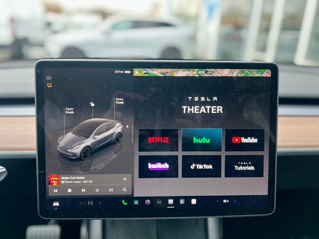 Used 2023 Tesla Model Y Performance image 24
