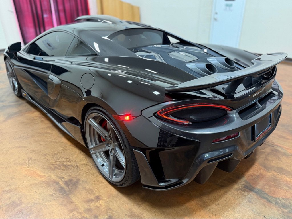 Used 2019 McLaren 600LT RWD image 16