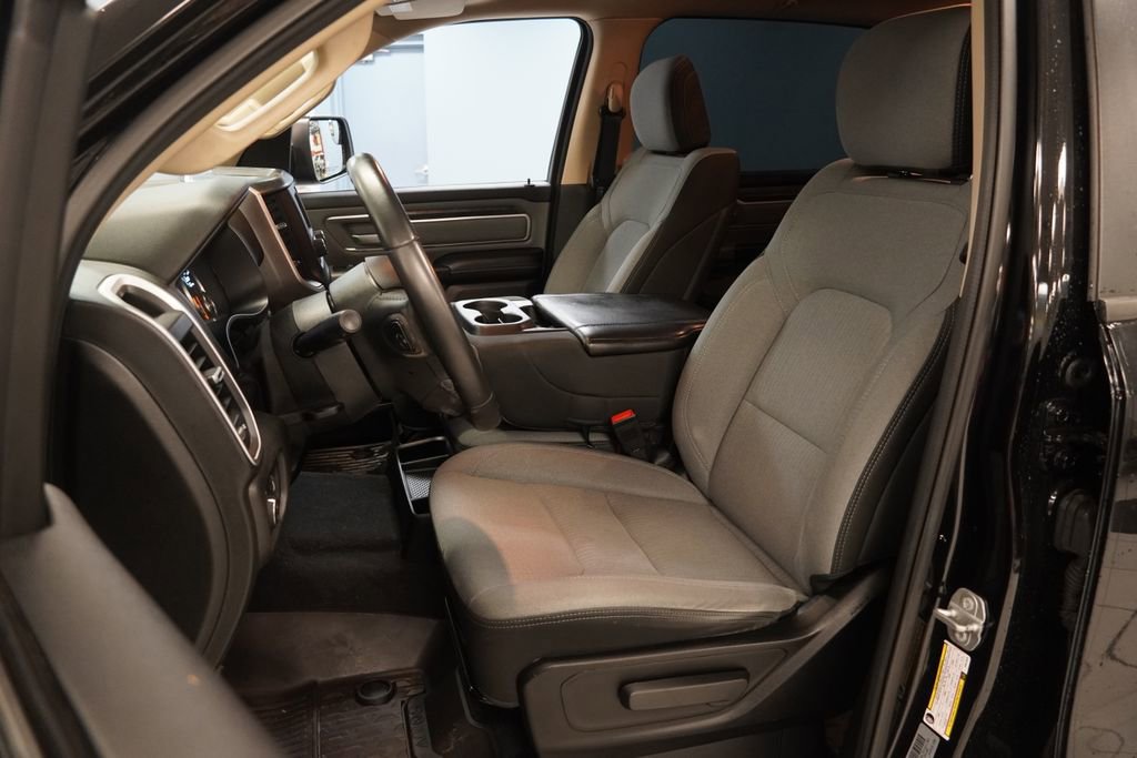 Used 2019 RAM 1500 Big Horn AWD/4WD image 3
