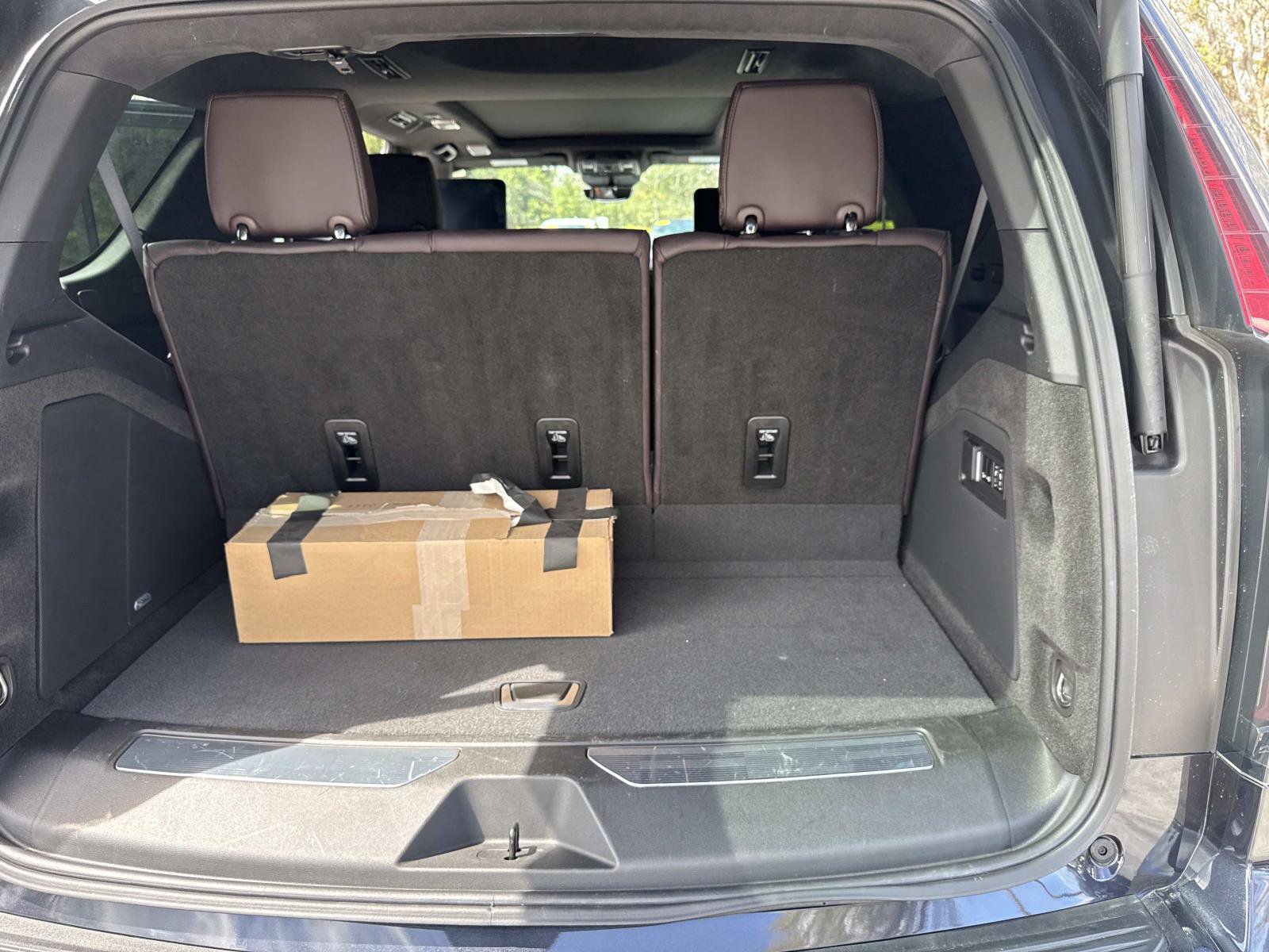 Certified 2024 Cadillac Escalade Sport Platinum w/ Heavy-Duty Trailer Package image 11