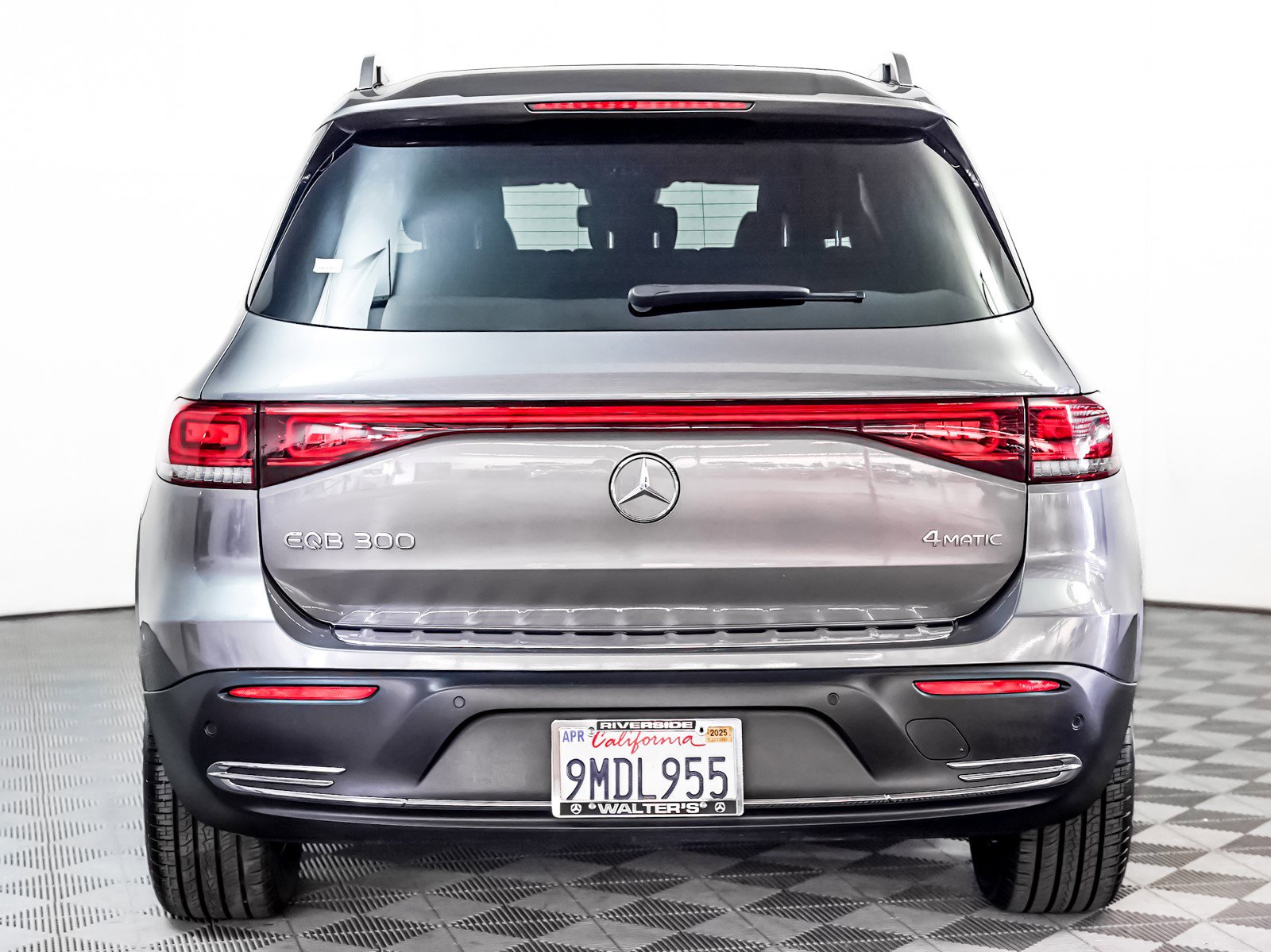 Certified 2023 Mercedes-Benz EQB 300 4MATIC w/ Exclusive Package image 11