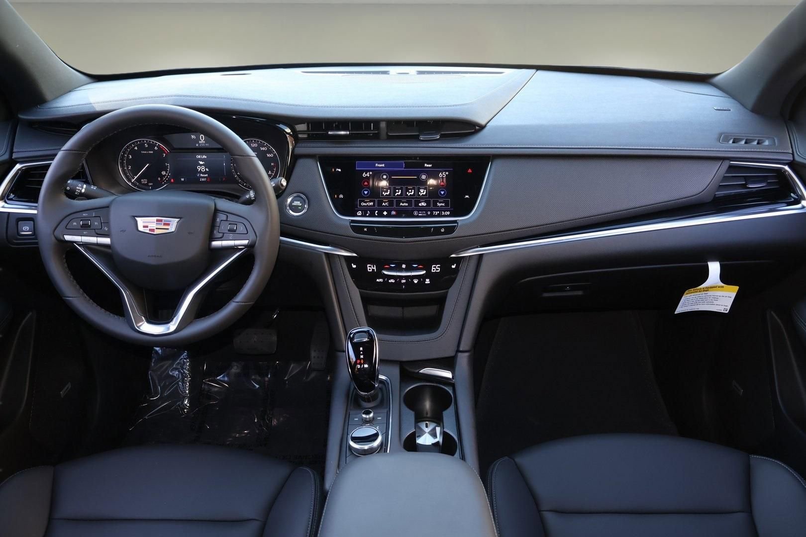 New 2025 Cadillac XT6 Luxury FWD image 14