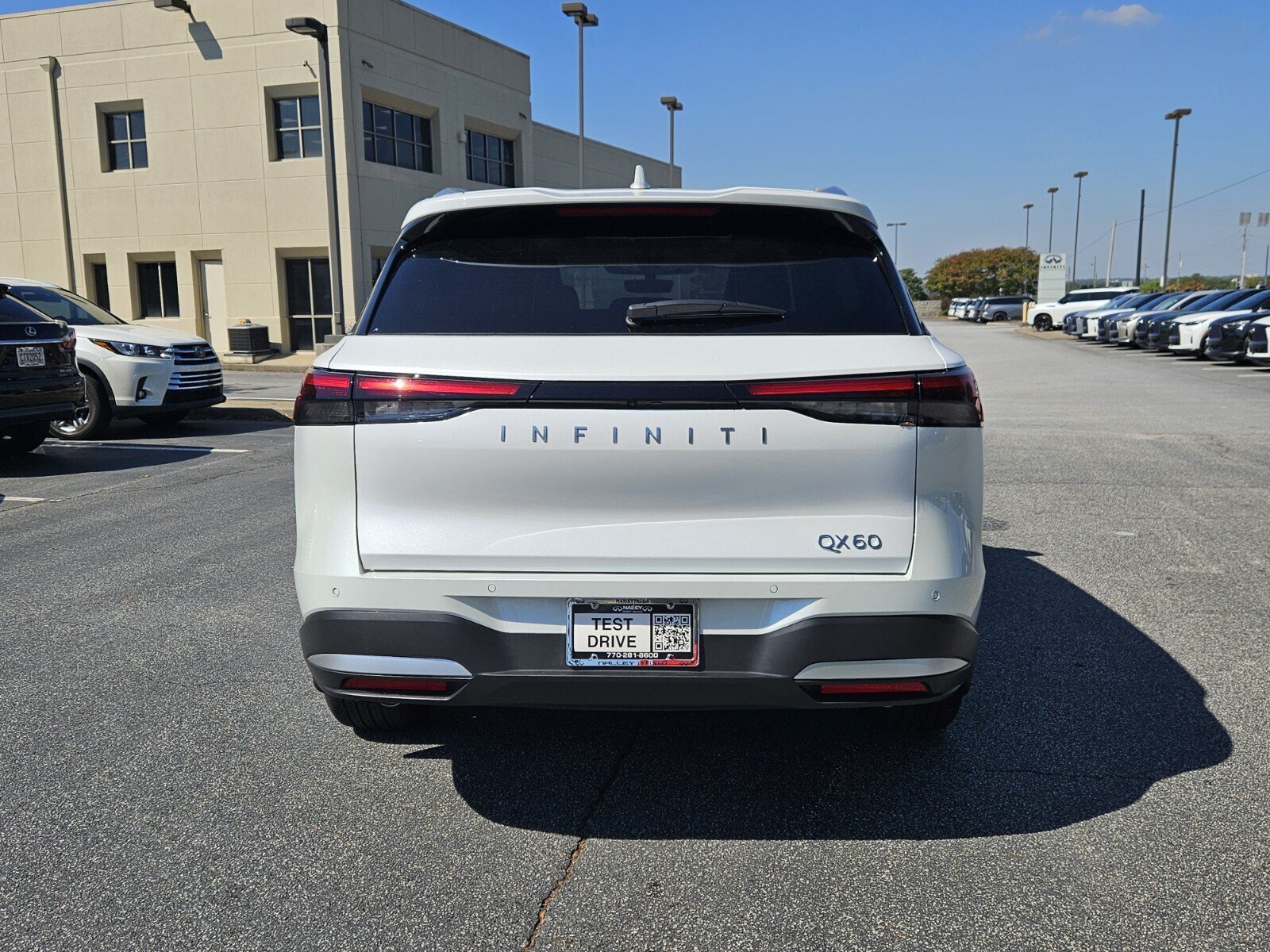 Used 2026 INFINITI QX60 Luxe w/ Cargo Package FWD image 7