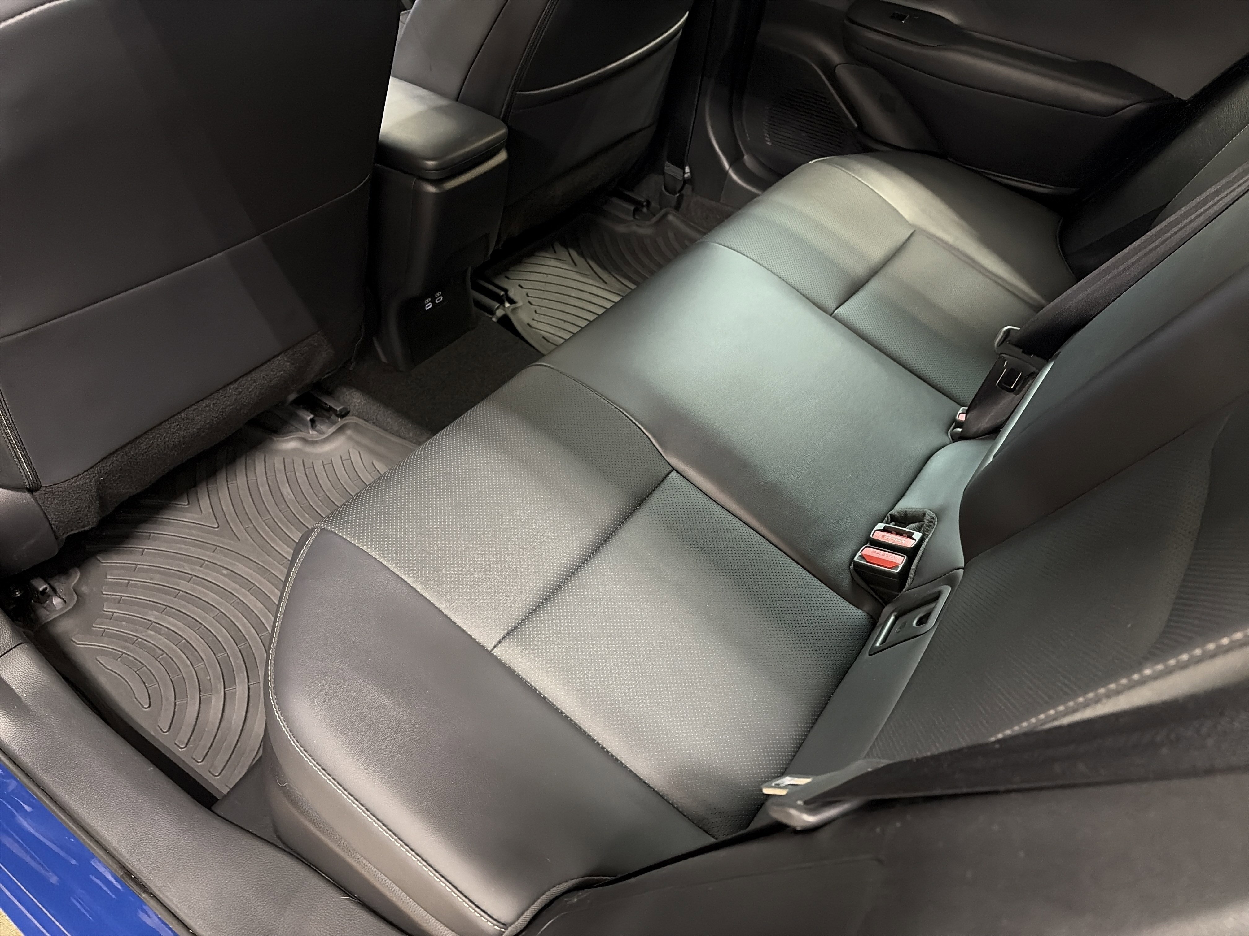 Used 2025 Toyota Prius XLE FWD image 25