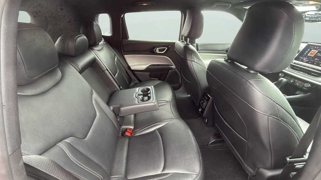 Used 2025 Jeep Compass Limited AWD/4WD image 15