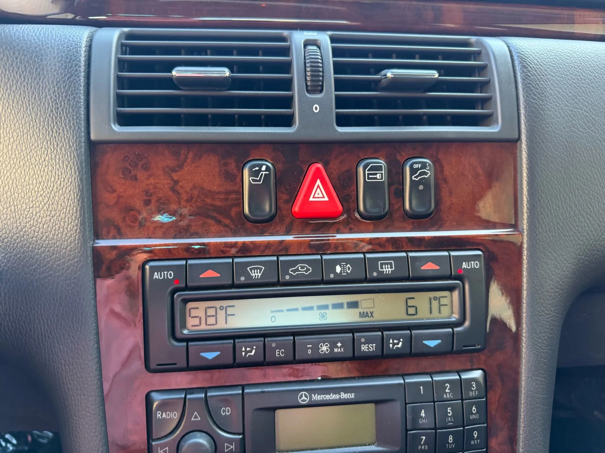 Used 2001 Mercedes-Benz E 320 Sedan image 16