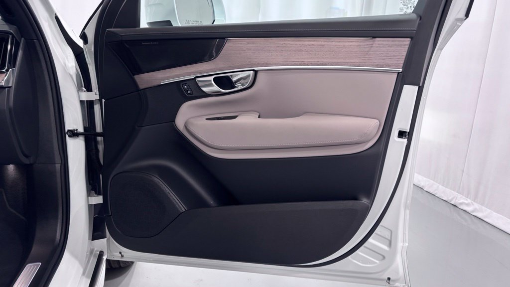 Certified 2026 Volvo XC90 B6 Plus AWD/4WD image 20