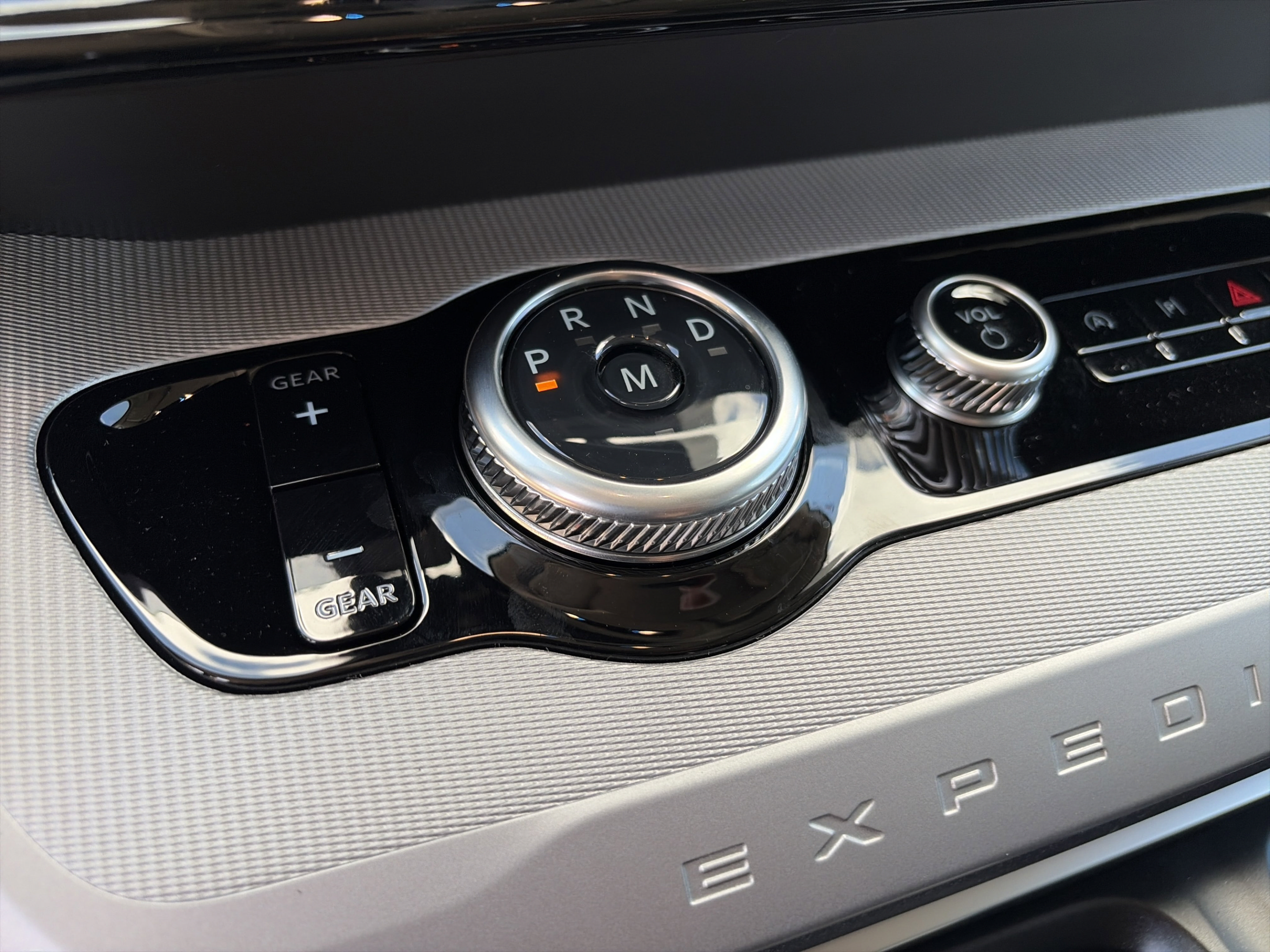 New 2026 Ford Expedition Active AWD/4WD image 14
