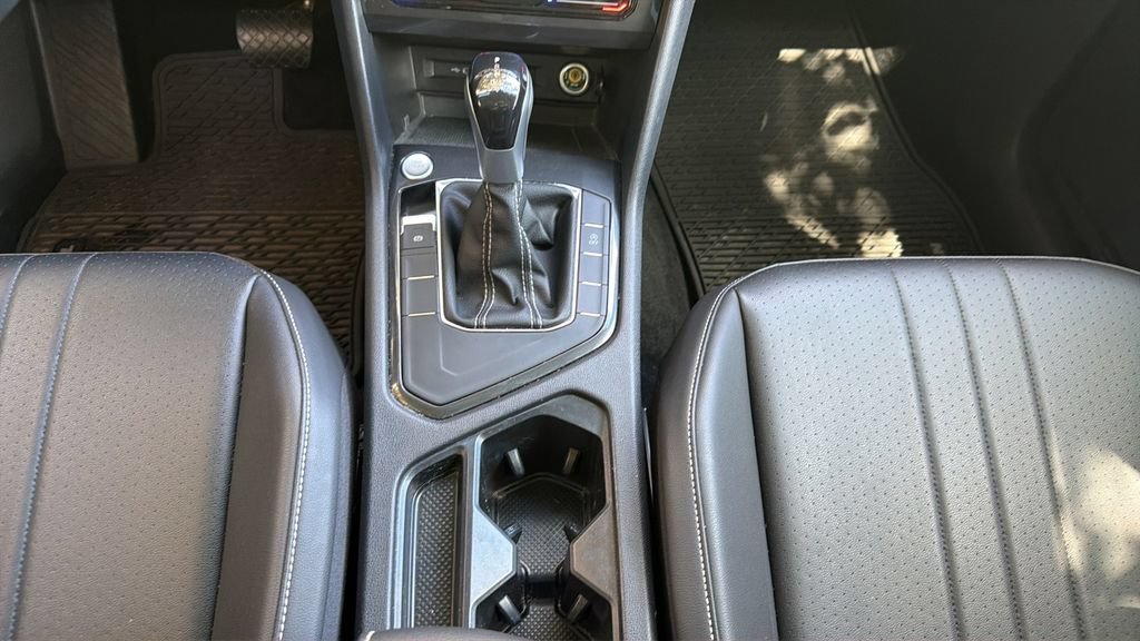 Certified 2022 Volkswagen Tiguan SE FWD image 19