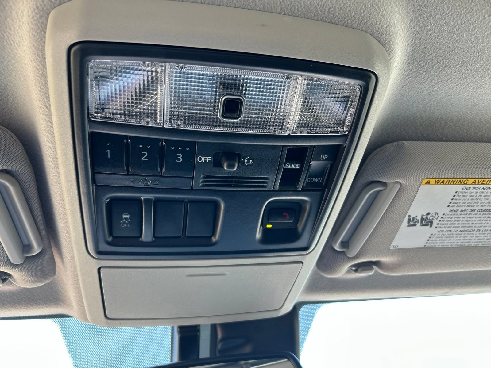 Used 2022 Toyota 4Runner SR5 Premium w/ Moonroof Package RWD image 17