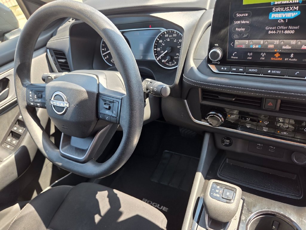 Used 2026 Nissan Rogue S FWD image 31