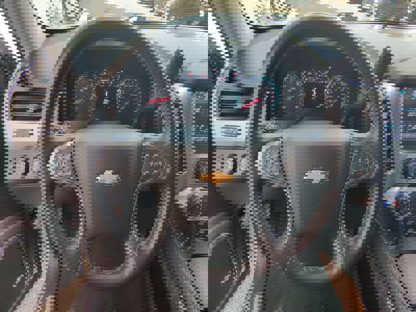 Used 2020 Chevrolet Tahoe Premier w/ Premier 6.2L Value Package image 22