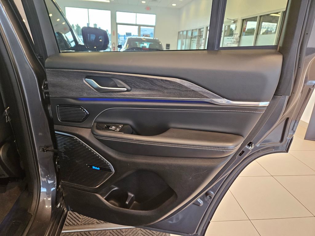 Used 2022 Jeep Grand Cherokee Overland image 30