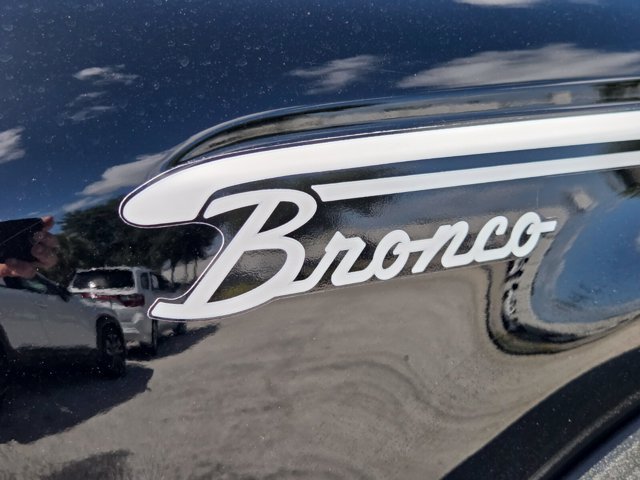 Used 2023 Ford Bronco Heritage Edition AWD/4WD image 11